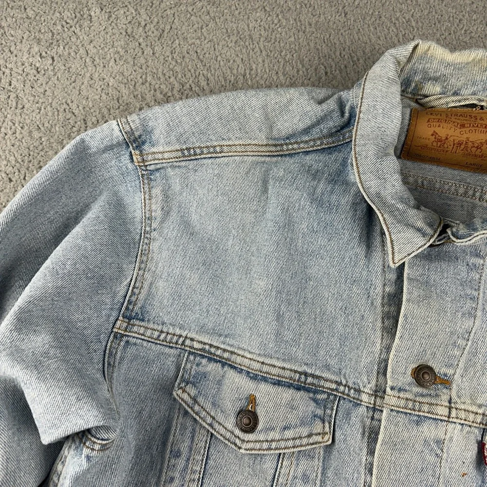 Levis has major